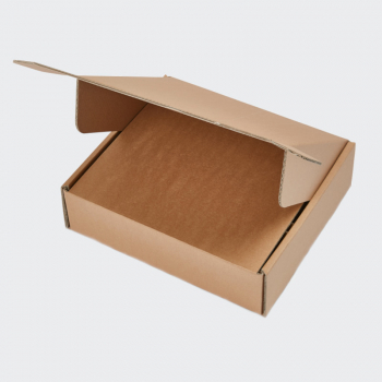 Las cajas de cartón automontables son muy utilizadas en e-commerce cuando necesitamos una caja que, además de ser resistente, cause una impresión agradable en el cliente. Las cajas automontables tienen un aspecto más vistoso que las cajas de cartón básicas y se pueden personalizar para potenciar la imagen de marca de tu empresa.